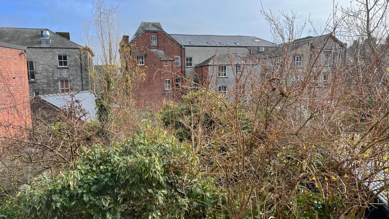 Impeccable 1-Bed Apartment In Ulverston Exterior photo